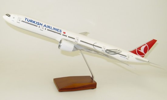 Boeing B777-300 Turkish s LED osvetlením kokpitu a kabíny 